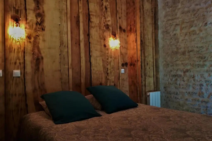 Room 3 of 18