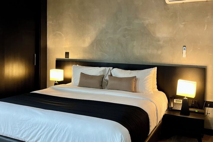 Room 8 of 20