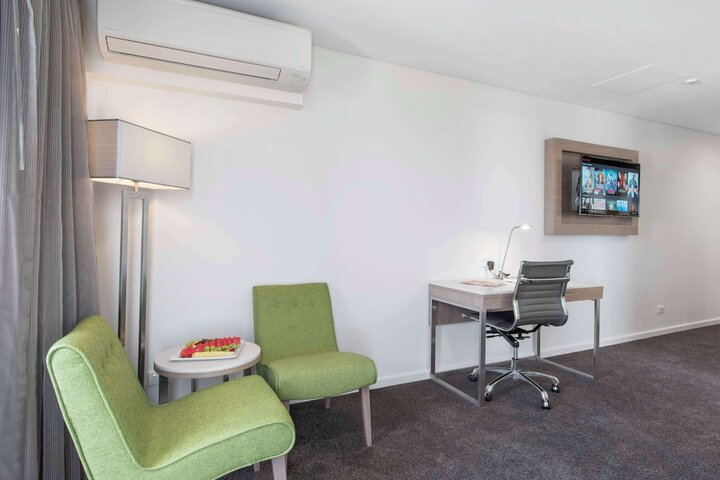 Room 9 of 73