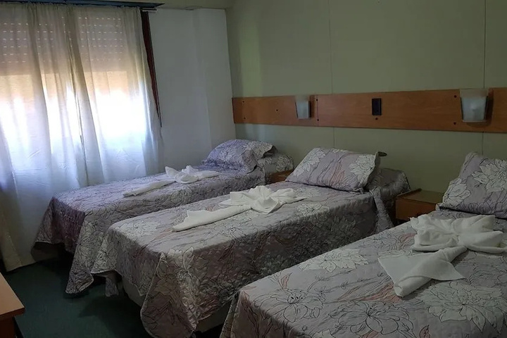 Room 6 of 14