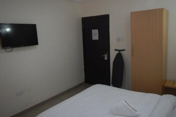 Room 31 of 34
