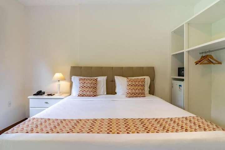 Room 4 of 61