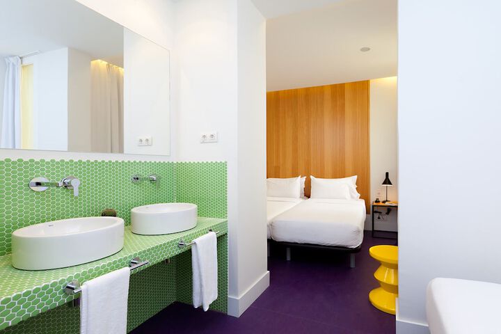 Room 14 of 73