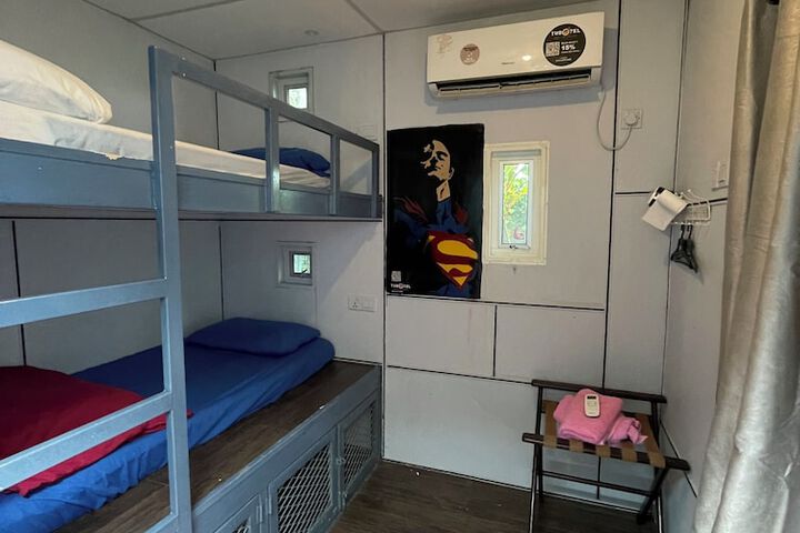 Room 30 of 129