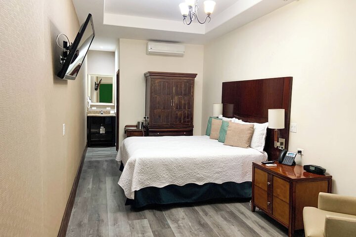 Room 13 of 63