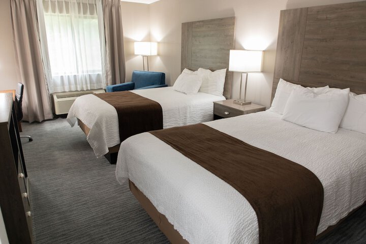 2 Double Beds (3 of 3)