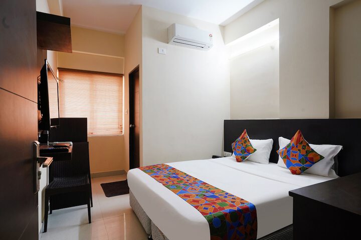 Room 10 of 25