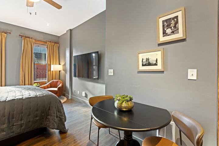 Room 3 of 66