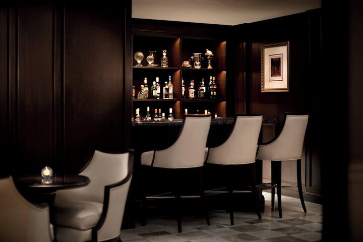 Lounge 87 of 138
