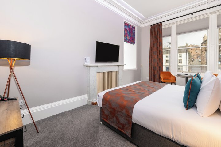 Room 42 of 163