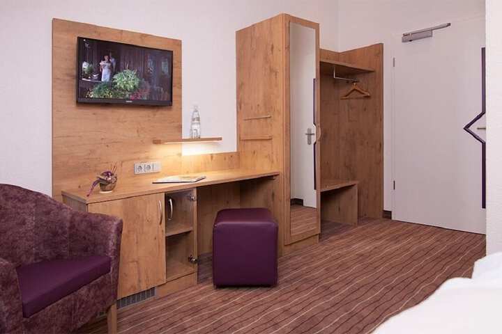 Room 16 of 43