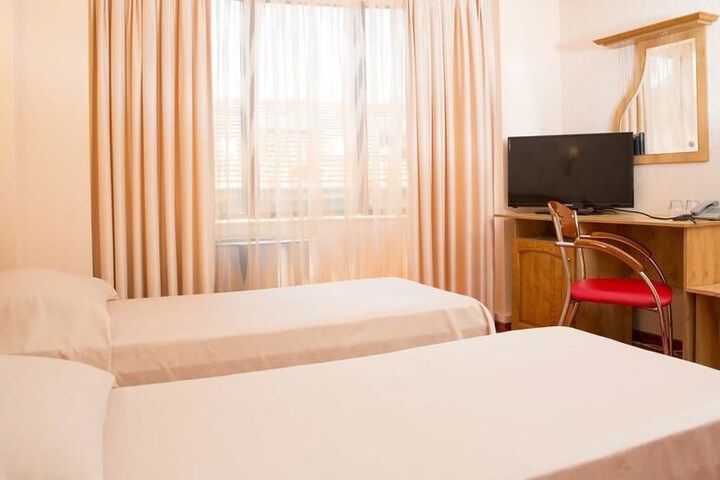 Room 12 of 72