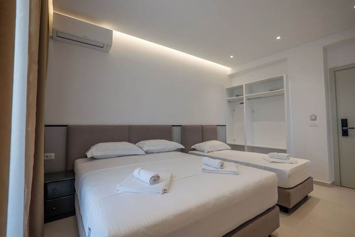 Room 34 of 89