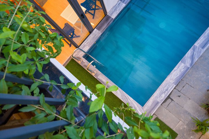 Pool 41 of 49