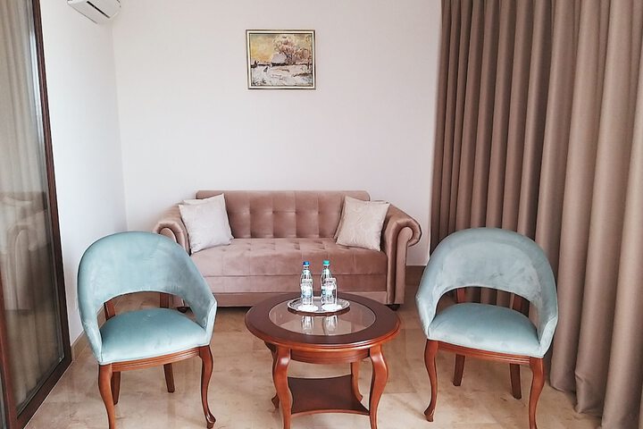 Room 30 of 49