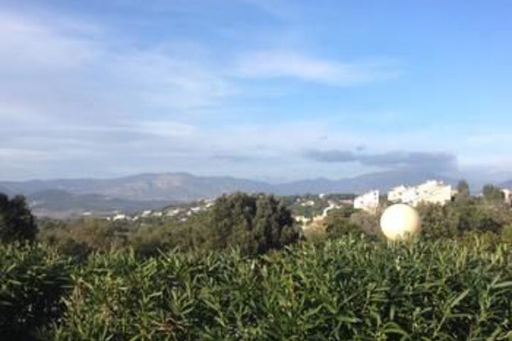 Room 2 of 16