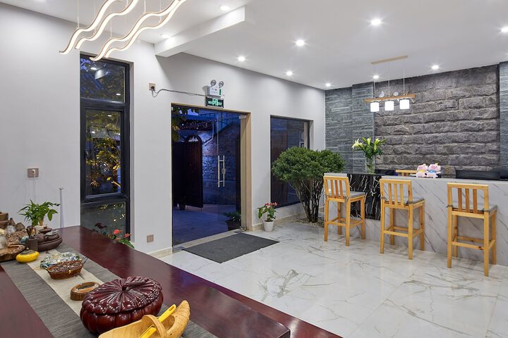 Floral Hotel Dali Yixin Yard