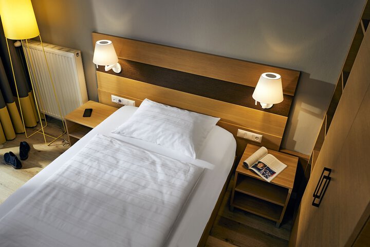 Room 6 of 116