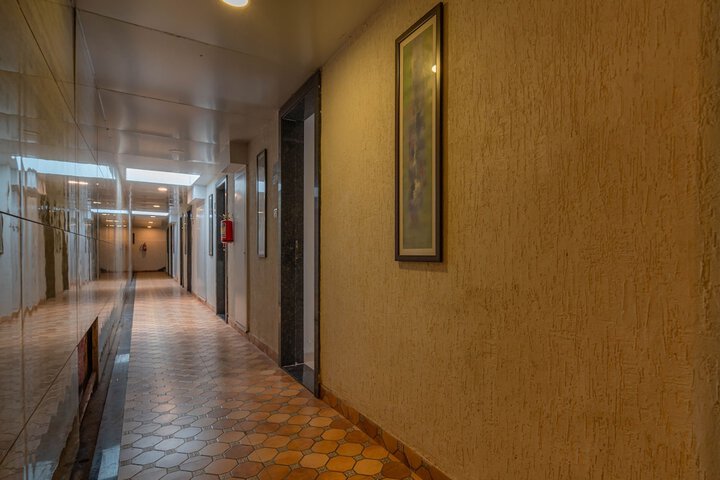 Hotel 2 of 187