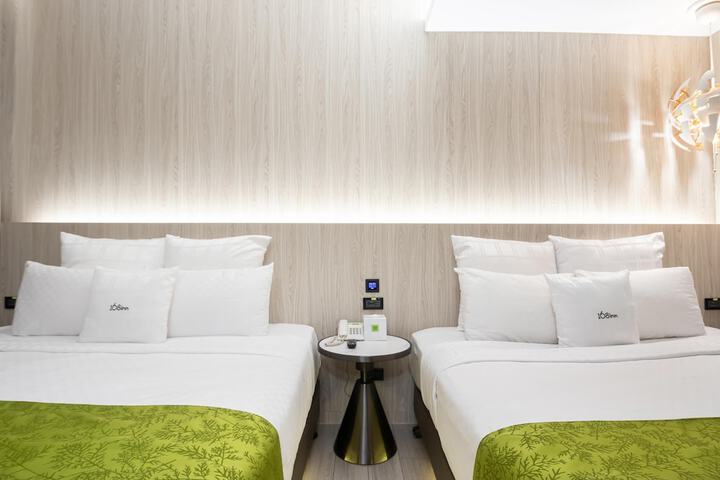Room 15 of 37