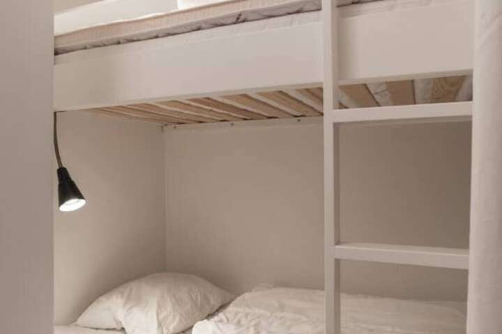 Room 423 of 865