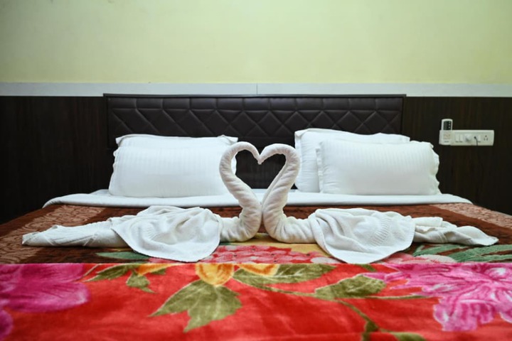 Room 4 of 34