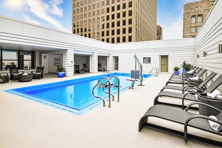 Rooftop pool