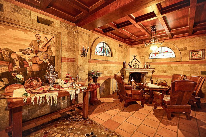 Dining 73 of 89