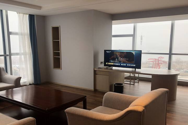 Room 2 of 25