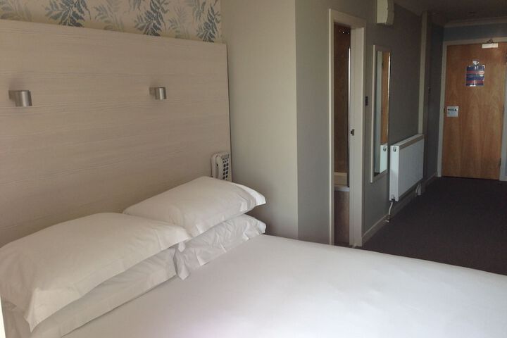 Room 17 of 83