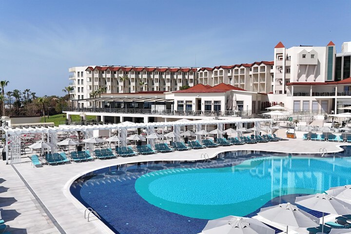 Hotel 379 of 417