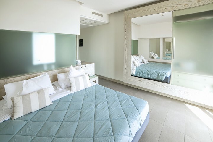 Room 9 of 31