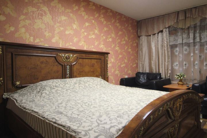 Room 17 of 33