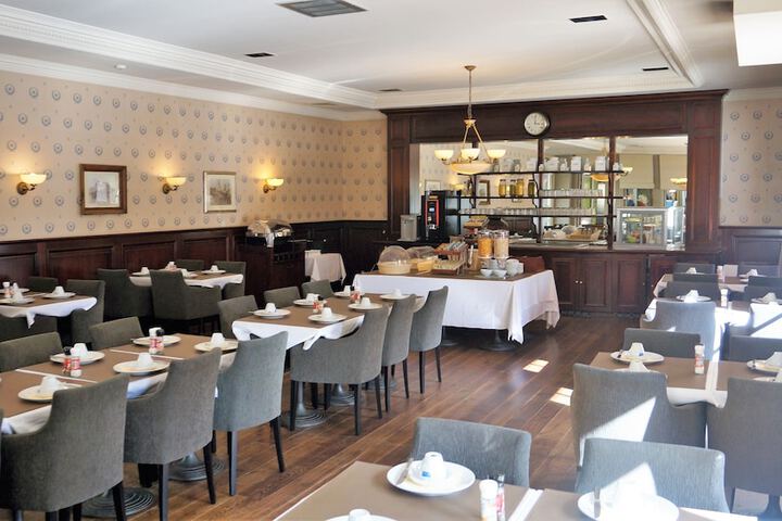 Breakfast area