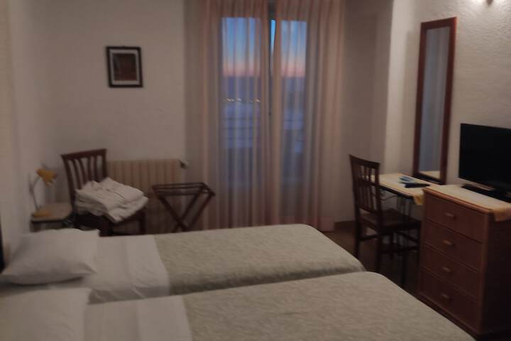 Room 5 of 25
