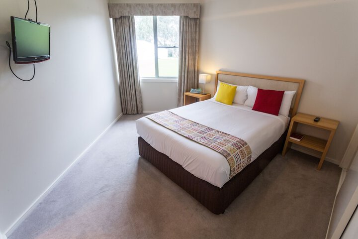 Room 4 of 113