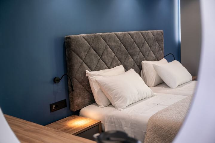 Room 10 of 37