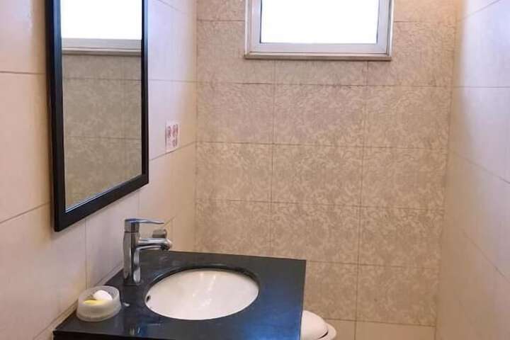 Room 16 of 28