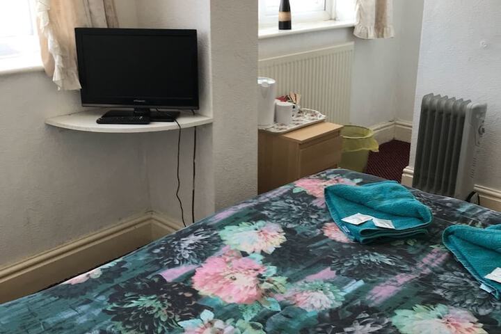 Room 6 of 37