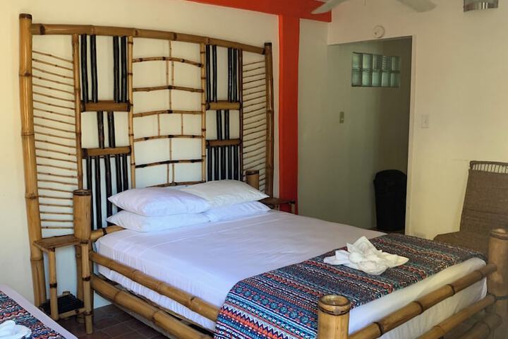 Room 26 of 77