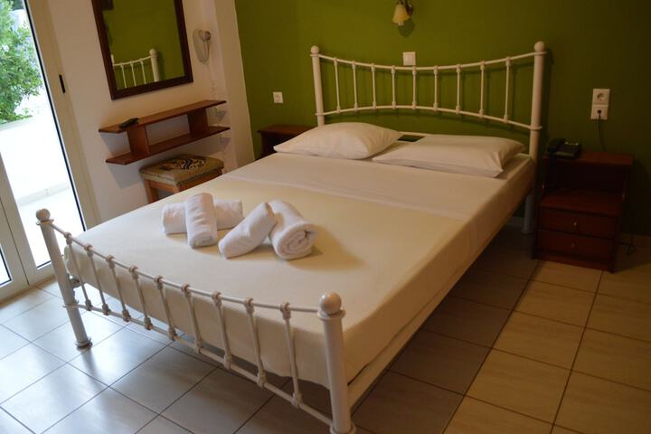 Room 6 of 56