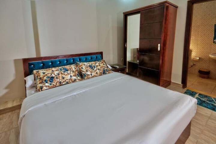 Room 21 of 66