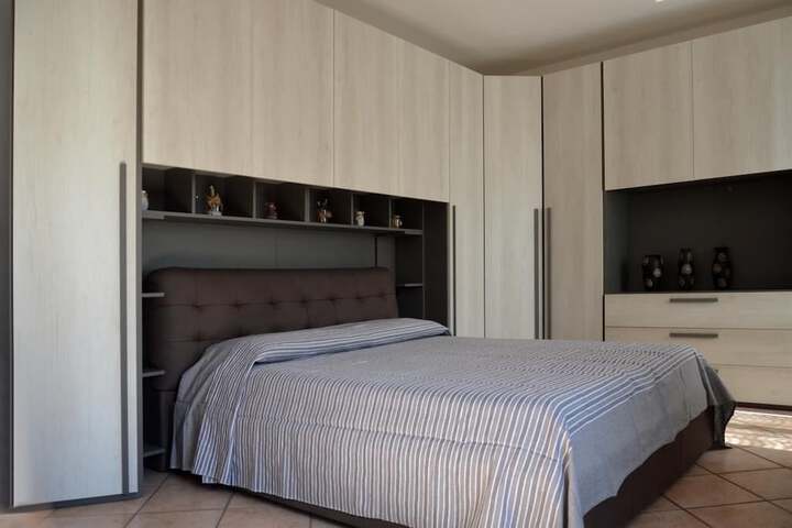 Room 7 of 11