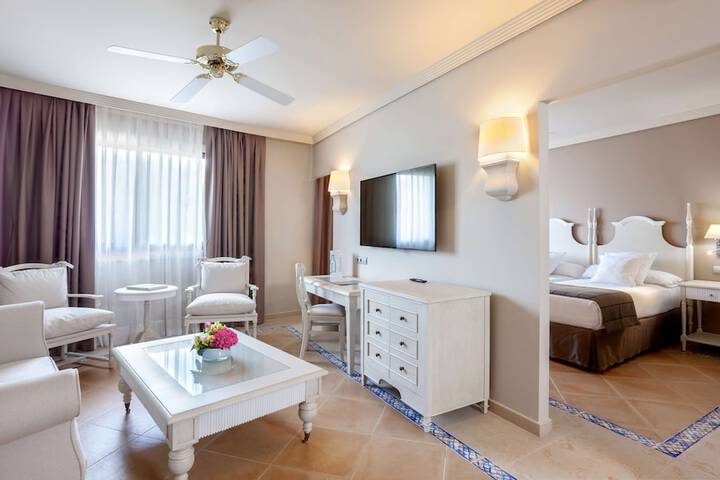Room 8 of 75
