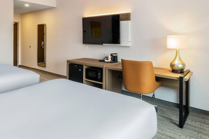 Room 15 of 38