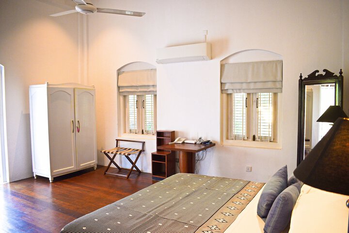 Room 16 of 44