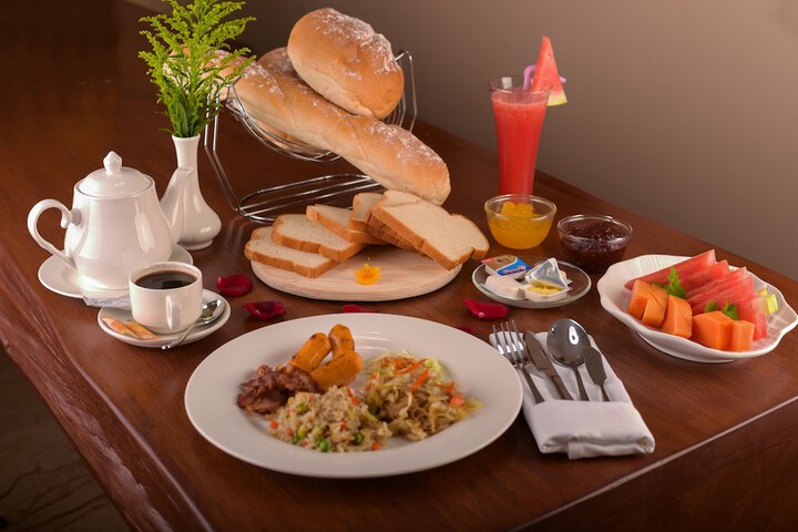 Breakfast/Coffee Service 19 of 30