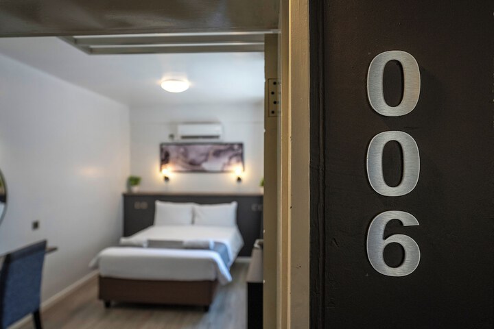 Room 19 of 42