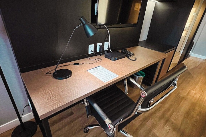 Business Center 53 of 57