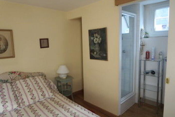 Room 3 of 10